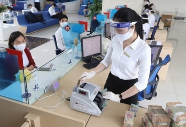 Tin ngân hàng ngày 16/12: Phấn đấu giảm lãi suất huy động về tối đa 9,5%/năm