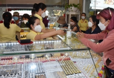 Giá vàng hôm nay 23/12 lấy lại đà tăng