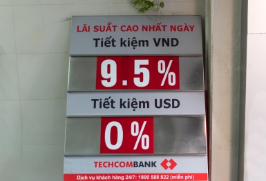 Lãi suất huy động một số ngân hàng vẫn trên 9,5%