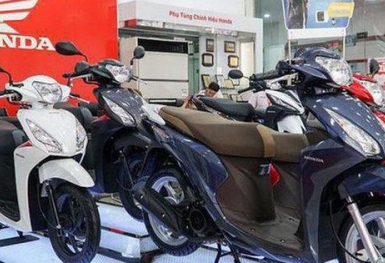 Giá xe máy đồng loạt giảm sâu cận Tết: Honda Vision, Winner X cùng bán dưới giá đề xuất, có mẫu rẻ hơn 50 triệu đồng.