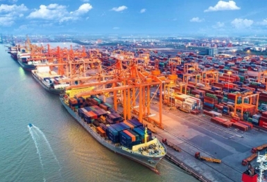 Việt Nam xuất siêu trên 4 tỷ USD