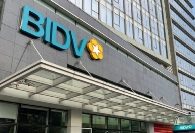 Tin ngân hàng ngày 2/6: Nhiều ngân hàng thanh lý xe sang và biệt thự để thu hồi nợ