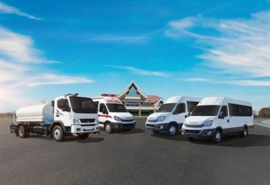 THACO AUTO xuất khẩu lô xe bus, xe tải chuyên dụng sang Lào