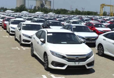 Nhập khẩu ô tô sụt giảm tháng thứ 2 liên tiếp