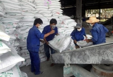 Giá phân bón hôm nay 17/6: Giao dịch chậm