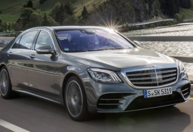 Việt Nam triệu hồi hàng trăm xe Mercedes-Benz khắc phục nguy cơ chập điện