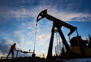 Giá dầu có thể đạt 90 USD/thùng trong tương lai gần