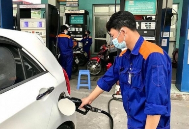 Giá dầu tăng mạnh hơn 1.800 đồng/lít kể từ chiều nay