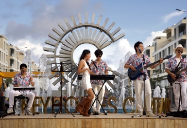 Meyhomes Capital Phú Quốc: Lễ hội bia đầu tiên tại 'con đường lễ hội bốn mùa'