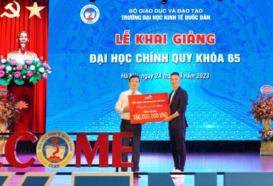 TNG Holdings Vietnam tiếp sức giấc mơ đến trường cho tân sinh viên đặc biệt khó khăn