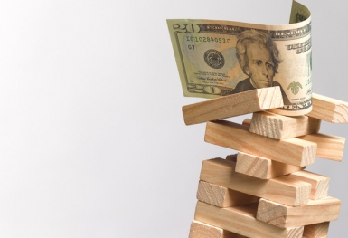 Tổng thống Putin dự đoán hệ thống tài chính dựa vào đồng USD sẽ “sụp đổ dần'