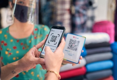 Thanh toán không tiền mặt lên ngôi, rút tiền qua ATM giảm mạnh