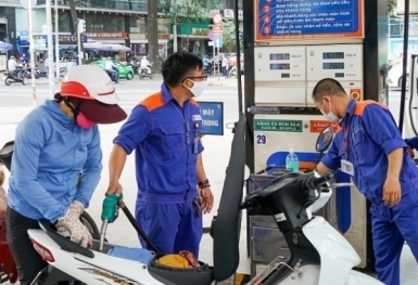 Xăng dầu đồng loạt tăng nhẹ, riêng xăng RON95 giảm