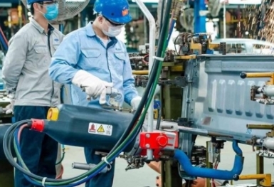 Ngành sản xuất của Việt Nam tăng trưởng tốt lên trong tháng 4