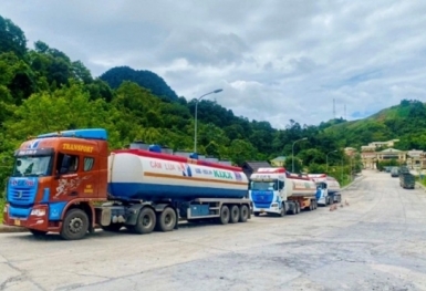 6 tháng đầu năm, xuất khẩu xăng dầu sang Lào tăng 40%
