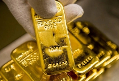 Giá vàng thế giới bật tăng, giữ ở mức cao