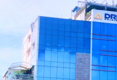 Vì sao cổ phiếu DRH Holdings bị đình chỉ giao dịch?