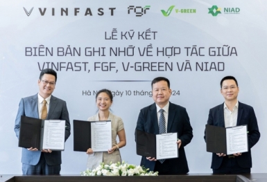 Công ty Ngân Lực thuê 200 ô tô điện Vinfast và hợp tác mở rộng mạng lưới trạm sạc V-Green