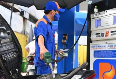 Giá xăng dầu điều chỉnh nhẹ