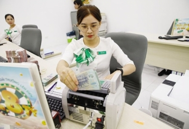 Điểm tin ngân hàng ngày 11/11: Lãi suất cho vay khó giảm thêm trong những tháng cuối năm