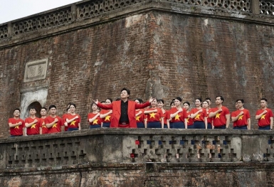 Divo Tùng Dương: Tôi tự hào dùng âm nhạc ngợi ca Tổ quốc