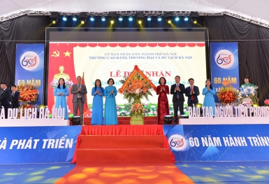 PVcomBank tài trợ 1 tỷ đồng xây dựng “Tuyến đường Gốm sứ kỳ quan thế giới”