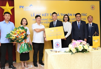 PVcomBank ký kết hợp tác toàn diện với Bệnh viện Đa khoa Phúc Thọ, thúc đẩy chuyển đổi số ngành y tế