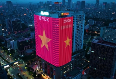 ROX Tower rực rỡ cờ hoa, lan tỏa tinh thần tự hào Việt Nam