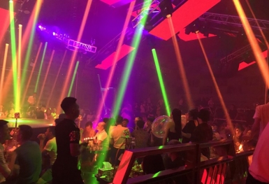 TP.HCM: Cho mở lại karaoke, vũ trường, quán bar, massage từ ngày 10-1