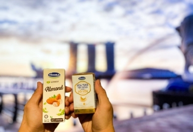 Vinamilk xuất khẩu sữa tươi chứa tổ yến đi Singapore, tiếp tục phát triển thị trường với phân khúc cao cấp