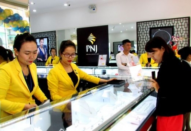 PNJ: Lãnh đạo lương cao kỷ lục, 'phải trả' người lao động và thuế 500 tỷ đồng