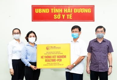 “Bầu Hiển” tiếp tục ủng hộ hàng ngàn kit xét nghiệm cho Quảng Nam