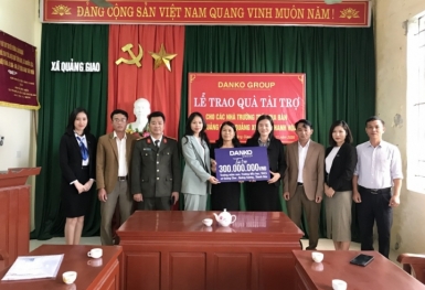 Tập đoàn Danko trao tặng Quỹ học bổng Danko 300 triệu đồng cho các trường xã Quảng Giao, Thanh Hóa