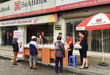 SeABank trao tặng 35,2 tấn gạo cho người nghèo trên toàn quốc trong mùa dịch Covid-19