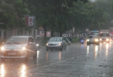 Dự báo thời tiết ngày mai 11/1/2022: Vùng mưa mở rộng xuống miền Trung