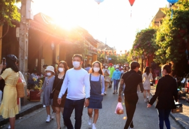 'Ủng hộ việc mở cửa toàn bộ du lịch từ tháng 2/2022'