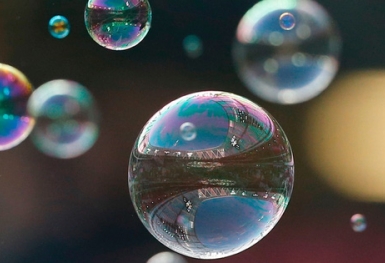 Bloomberg: Bong bóng chứng khoán, bất động sản, Bitcoin và trái phiếu đang bùng lên khắp mọi nơi trên thế giới