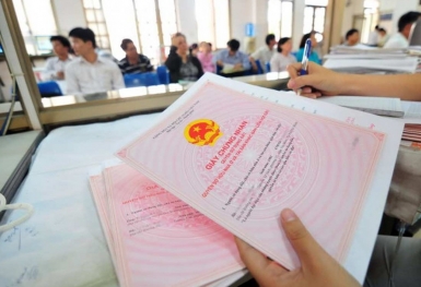Tại sao người dân đổ xô đi làm giấy tờ đất đai trước ngày 1/3?