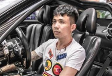 Minh Nhựa đệ đơn ly hôn vợ
