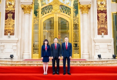 Chân dung người kế nghiệp sáng giá của Tập đoàn DOJI: Tuổi đời chưa đến 40, là chuyên gia đá quý quốc tế đầu tiên tại Việt Nam