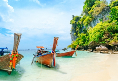 Thiên đường Phuket 'hấp hối': 80% công ty du lịch phá sản, người dân bán nhà, vay nợ sống qua ngày, nguy cơ chết đói cận kề