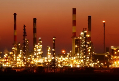 Giá dầu đạt gần mức cao nhất trong 3 tuần, lo ngại nguồn cung thắt chặt vì khủng hoảng Ukraine