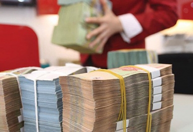 Lãi suất liên ngân hàng tăng mạnh do nhu cầu vốn tăng ở một vài ngân hàng lớn