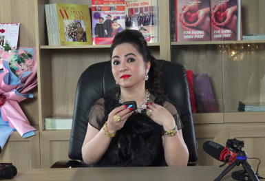 Bà Phương Hằng đạt kỷ lục livestream đạt 227.000 người xem, gấp gần 6 lần sức chứa sân Mỹ Đình