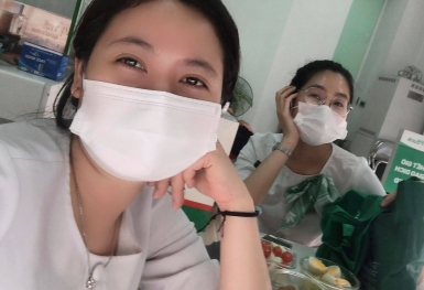 Những 'bông hồng' Thủ đô 'tỏa hương' giữa tâm dịch