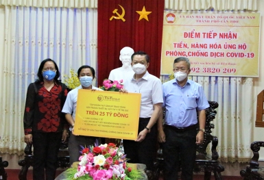 T&T Group trao tặng trên 25 tỷ đồng thiết bị, vật tư y tế ‘tiếp sức’ cho TP Cần Thơ chống dịch Covid-19