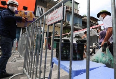 Ca nhiễm tại Hà Nội giảm nhiều, TP. Hồ Chí Minh chỉ thị khẩn