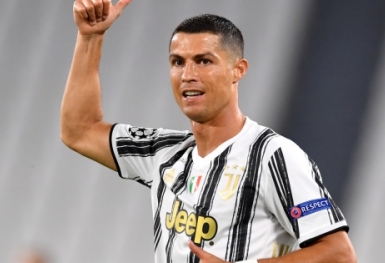 Giá coin của Man City giảm kỷ lục vì Ronaldo về Manchester United