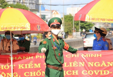 Nhìn thẳng vào tác động kinh tế của việc tăng cường giãn cách xã hội tại TP. HCM