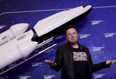 Jeff Bezos và Elon Musk: Đứng đầu mảng kinh doanh Internet vệ tinh nhỏ